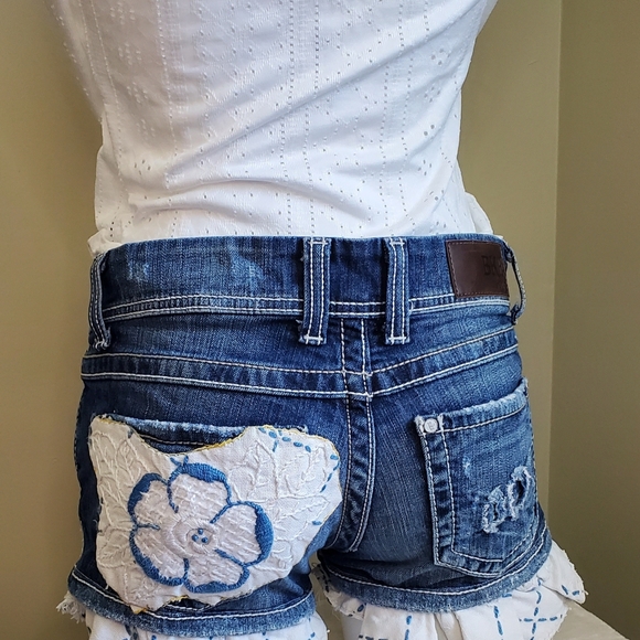 Cool Denim Shorts with Applique. Unique Comfy Fit - Picture 3 of 11